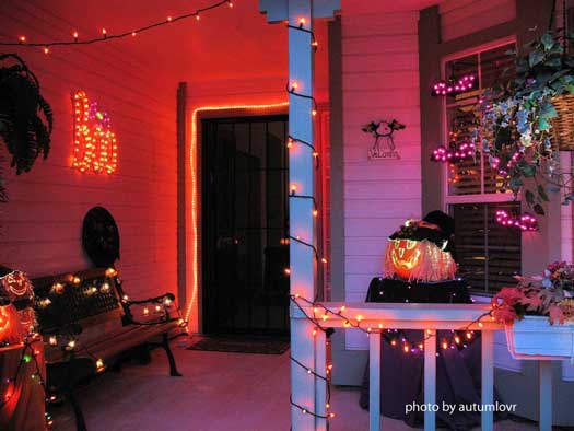 Halloween Porch Decorating Ideas Both Spooky and Fun