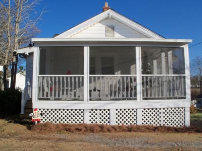 Bungalow screened porch
