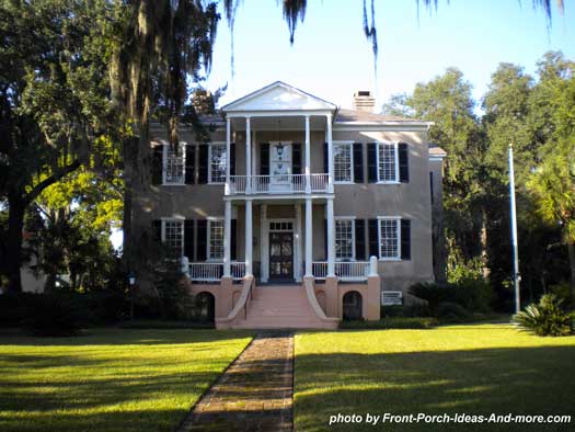 Southern mansion with front porch in Beaufort SC