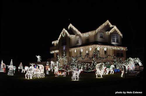 Christmas light idea example - home totally lit as well as front yard