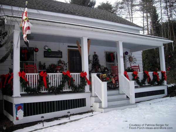 Outdoor Christmas Porch Railing Decorations / Maybe you would like to ...