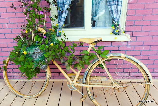 a vintage bike is a lovely decoration