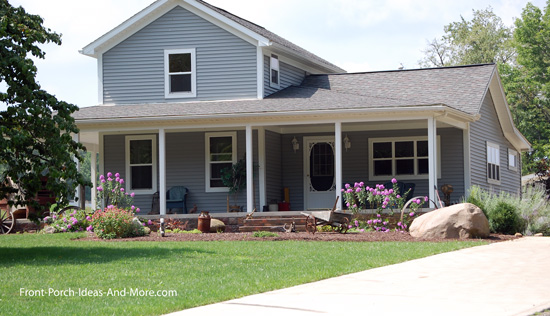 idllyic country front porch
