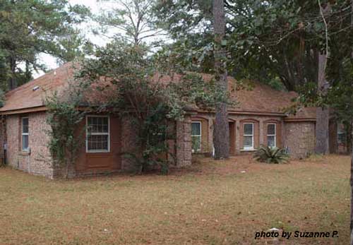 ranch home before remodel