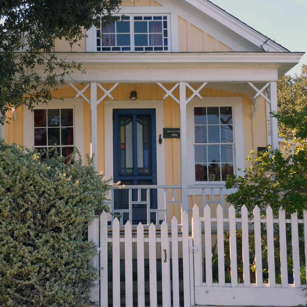 Porch Landscaping Ideas for Your Front Yard and More