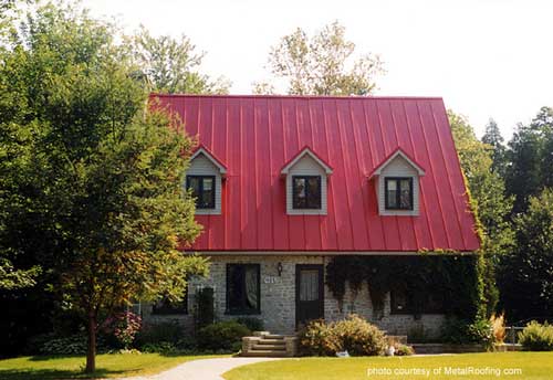 metal roof material - aluminum is lightweight and a popular choice