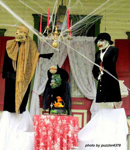 Scary Halloween Decorations for Young and Old Alike Scary Halloween Decorations for Young and Old Alike