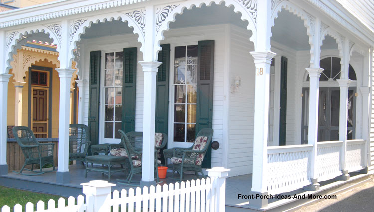 Combination of spandrels and running trim