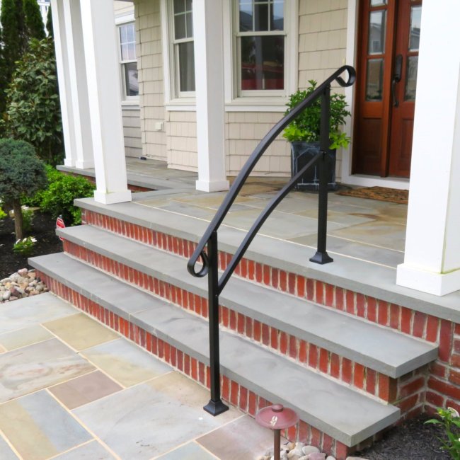 DIY stairhand railing on front porch steps