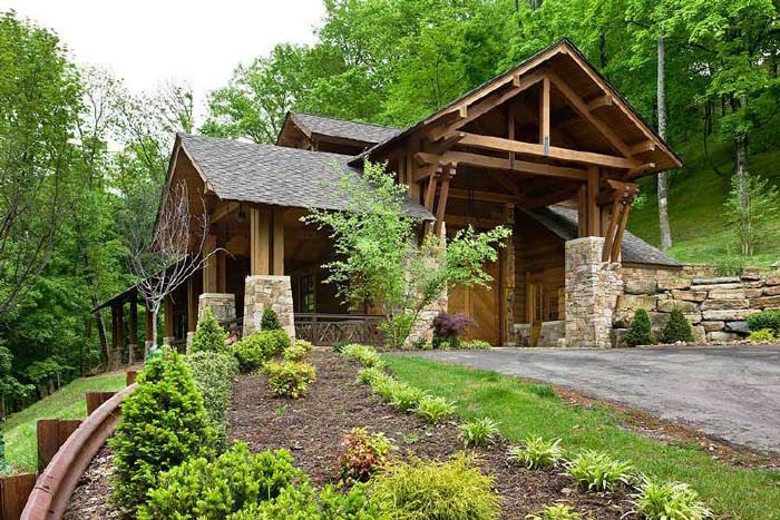 photo courtesy of Roger Wade Studios