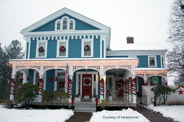 Outdoor Christmas Decorating Ideas for an Amazing Porch