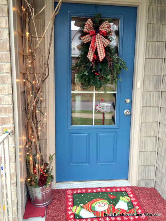 Outside Front Door Christmas Decorating Ideas