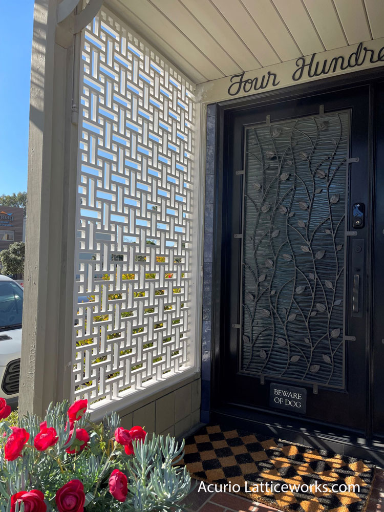 Acurio Latticeworks white vinyl panel pattern