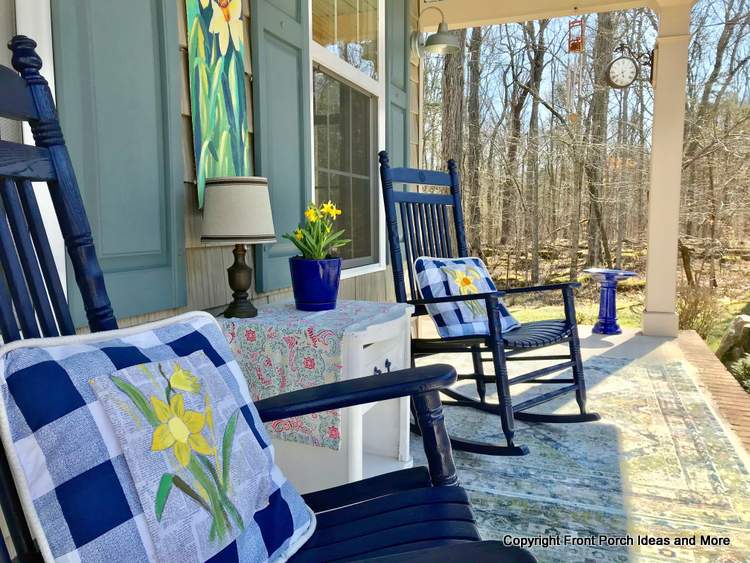 daffodil painted pillow topper for spring