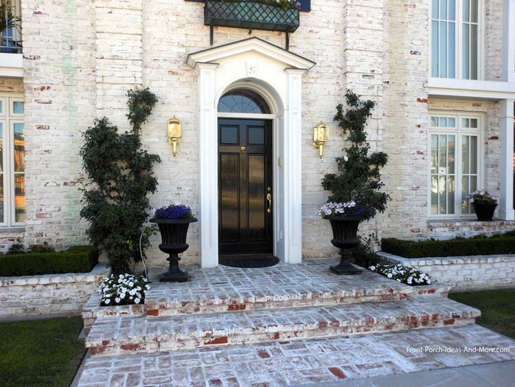 door overhang with additional columns