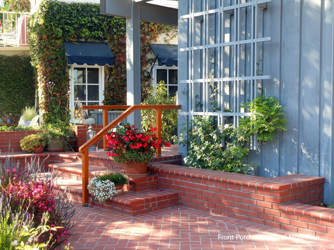 pato porch on l-shaped home 