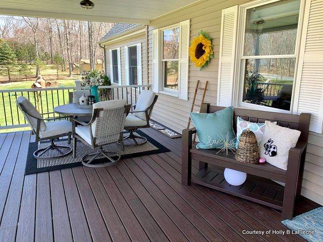 Holly's new front porch - wouldn't you love to dine here