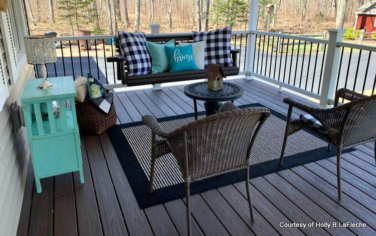 Holly's front porch swing