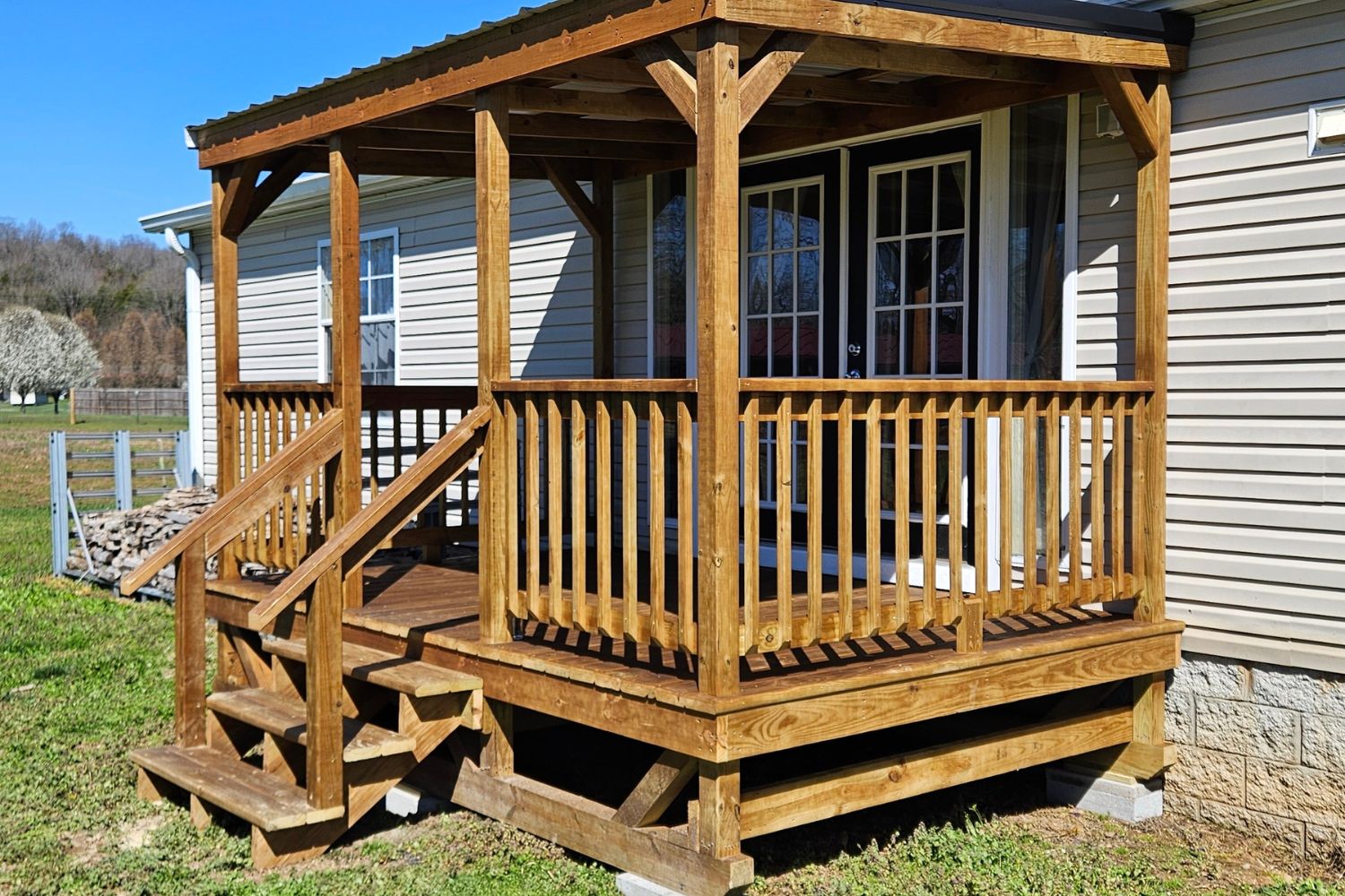 gable style front porch with porch steps