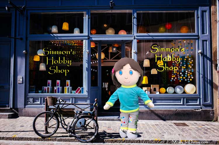 Molly Jo Daisy Being the New Kid book cover