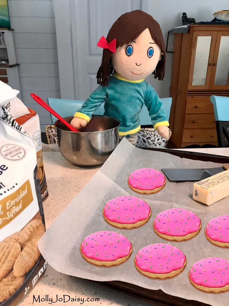 Molly Jo Daisy love to bake cookies