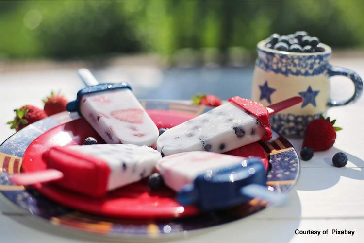Patriotic popcicles look so good in the summertime