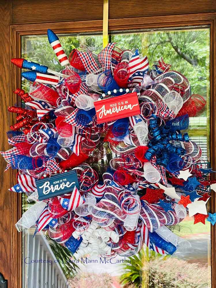 Laura's beautiful patriotic wreath close-up