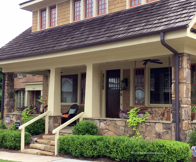 front porch with steps located in middle