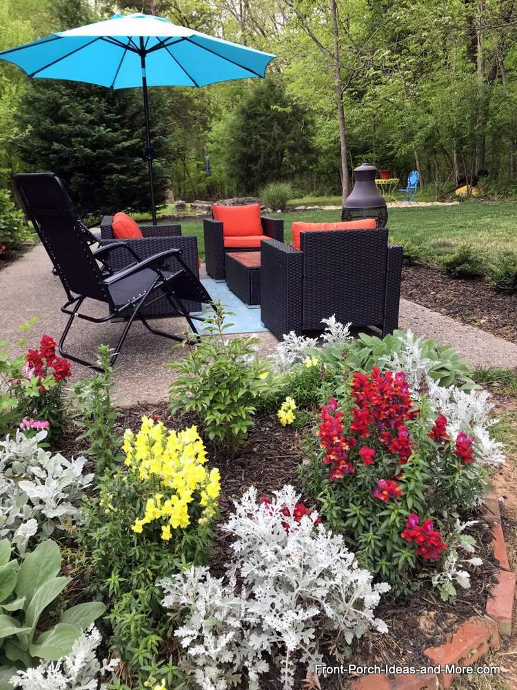welcoming screened porch