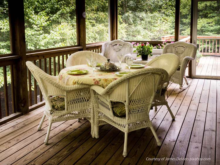 Beautiful screened porch