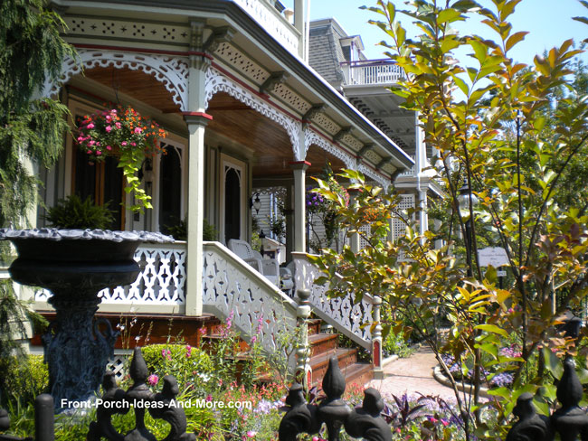 Beautiful Victorian with sawn balusters